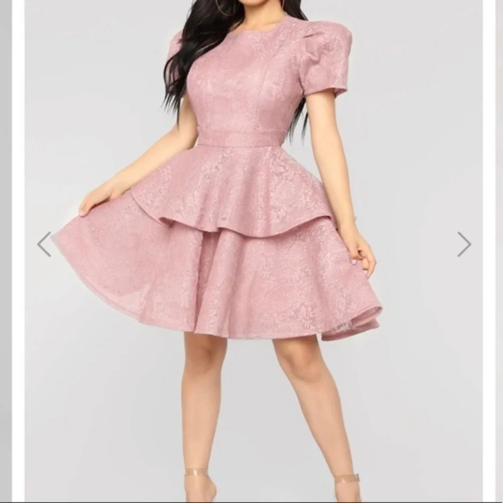 Mauave dress with puff sleeves, ruffled, and double layered - Picture 10 of 11